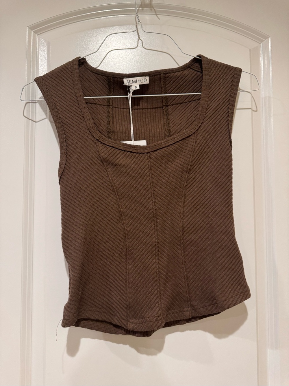 AEMI+CO Chocolate Ribbed Scoop Tank